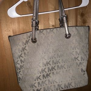 Michael kors tote